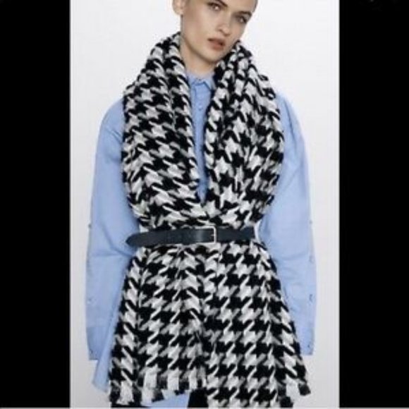 THEE ZARA BLANKET Soft Black & Ivory White Striped Scarf - Picture 8 of 8